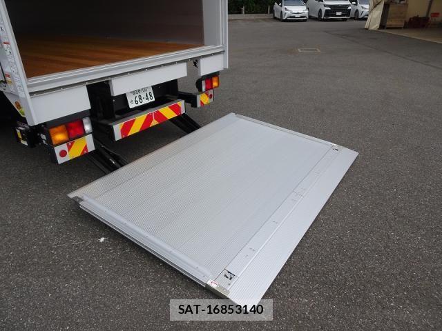 Mitsubishi FIGHTER 2025-12 8457460-10