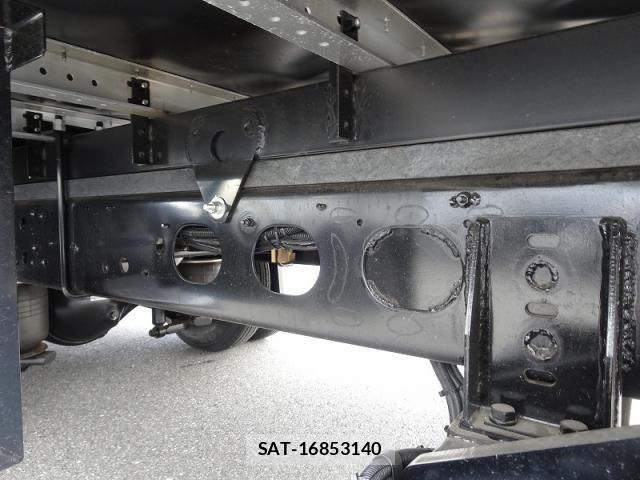 Mitsubishi FIGHTER 2025-12 8457460-13