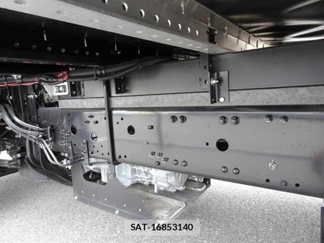 Mitsubishi FIGHTER 2025-12 8457460-14