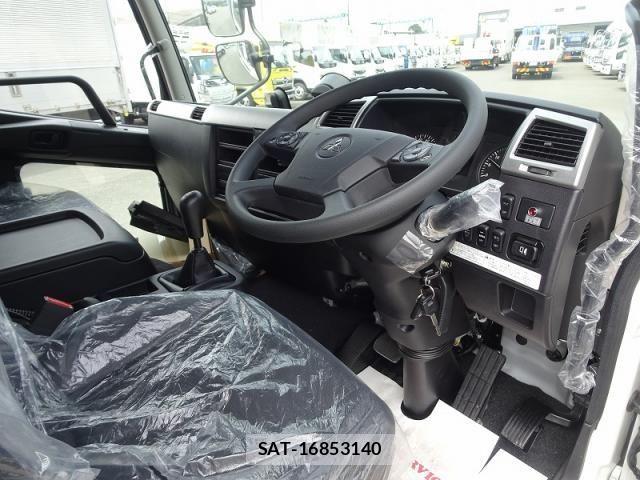 Mitsubishi FIGHTER 2025-12 8457460-16