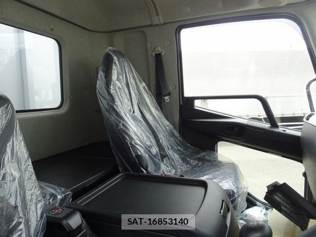 Mitsubishi FIGHTER 2025-12 8457460-18