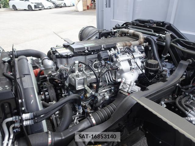Mitsubishi FIGHTER 2025-12 8457460-26
