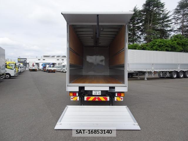 Mitsubishi FIGHTER 2025-12 8457460-6