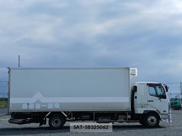 Mitsubishi FIGHTER 2018-01 8457466-7