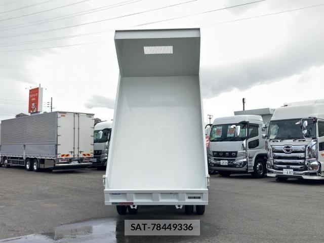 Mitsubishi FIGHTER 2025-12 8457463-9
