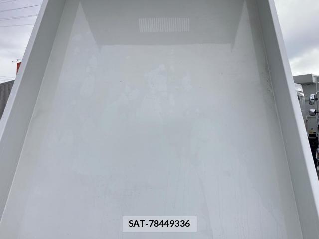 Mitsubishi FIGHTER 2025-12 8457463-10