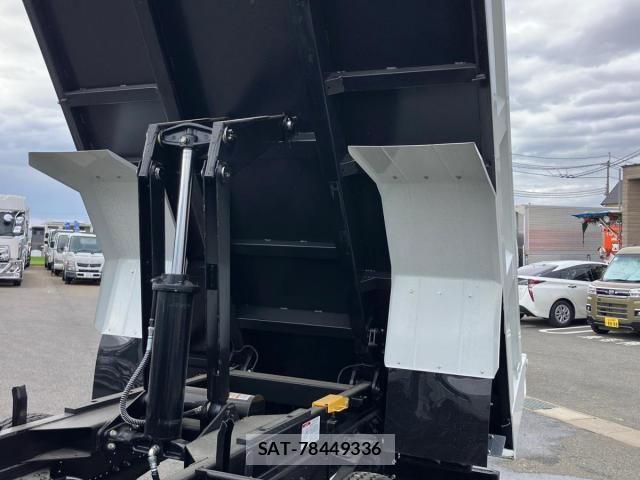 Mitsubishi FIGHTER 2025-12 8457463-12