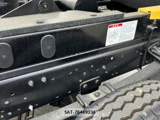 Mitsubishi FIGHTER 2025-12 8457463-13