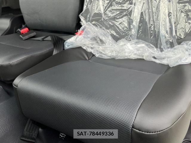 Mitsubishi FIGHTER 2025-12 8457463-19