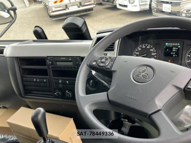 Mitsubishi FIGHTER 2025-12 8457463-20