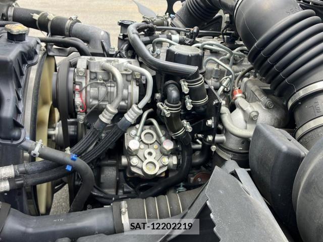 Mitsubishi FIGHTER 2020-08 8457461-14