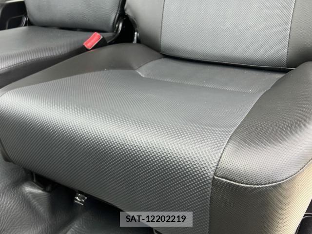 Mitsubishi FIGHTER 2020-08 8457461-17