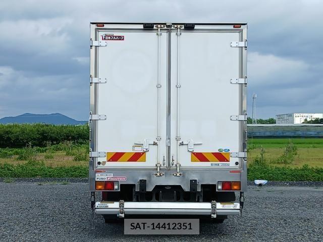 Mitsubishi FIGHTER 2019-01 8457467-10