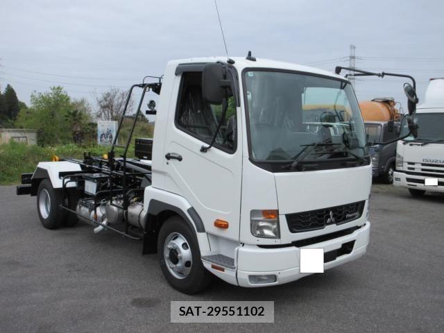 Mitsubishi FIGHTER 2026-04 8457465-0
