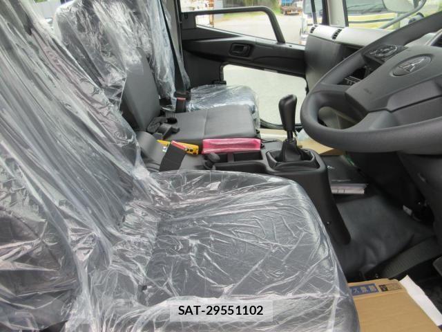 Mitsubishi FIGHTER 2026-04 8457465-16