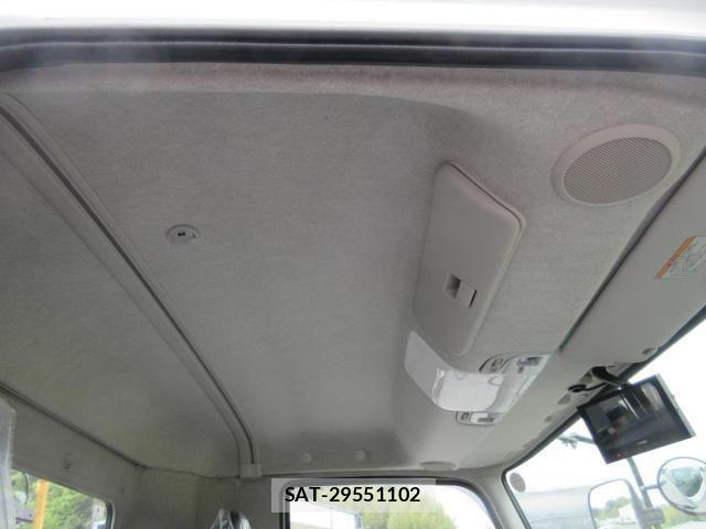 Mitsubishi FIGHTER 2026-04 8457465-17