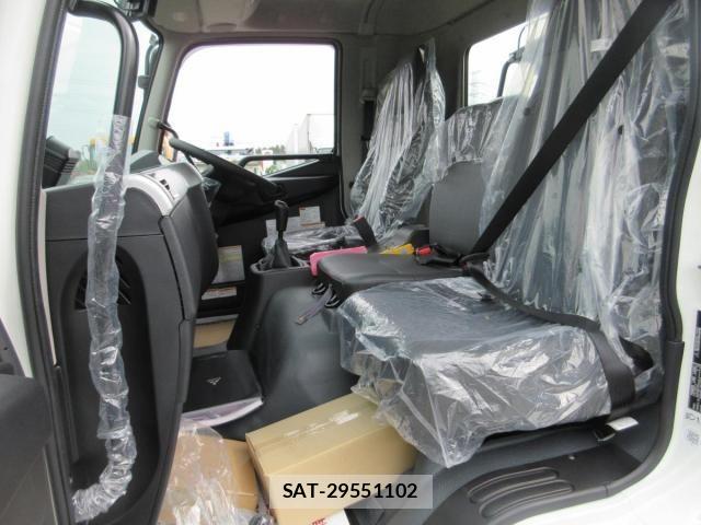 Mitsubishi FIGHTER 2026-04 8457465-18