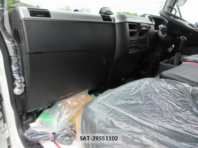 Mitsubishi FIGHTER 2026-04 8457465-19