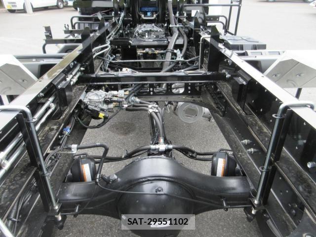 Mitsubishi FIGHTER 2026-04 8457465-24
