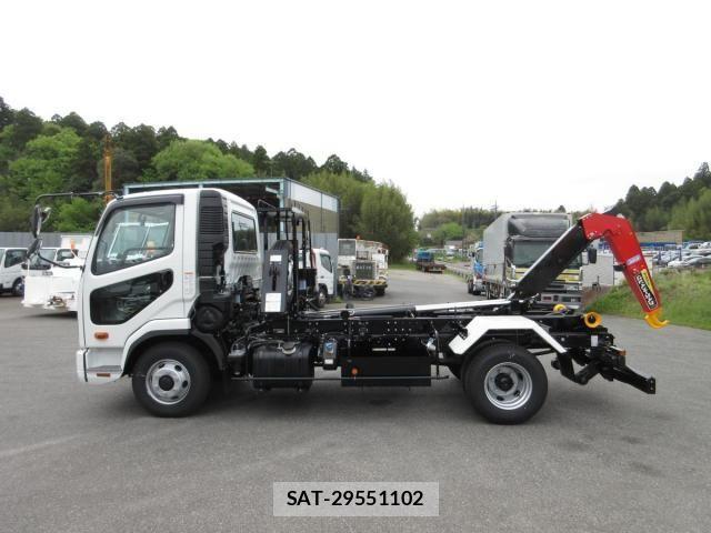 Mitsubishi FIGHTER 2026-04 8457465-26