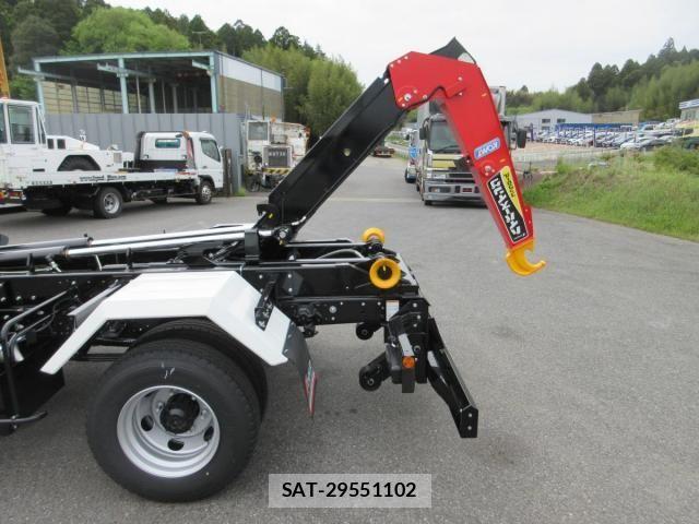 Mitsubishi FIGHTER 2026-04 8457465-27