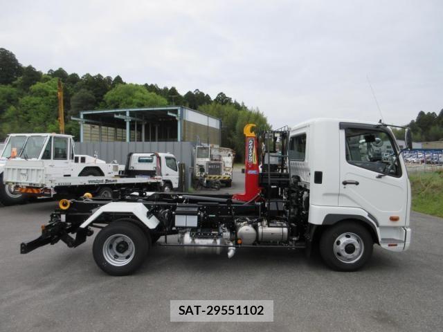 Mitsubishi FIGHTER 2026-04 8457465-5