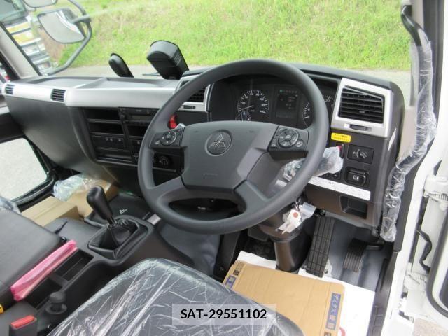 Mitsubishi FIGHTER 2026-04 8457465-8