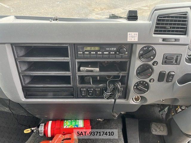 Mitsubishi FIGHTER 2012-10 8457464-14