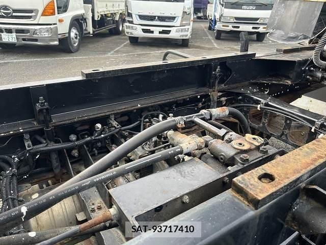 Mitsubishi FIGHTER 2012-10 8457464-20