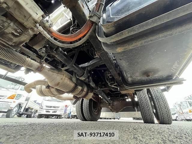 Mitsubishi FIGHTER 2012-10 8457464-22