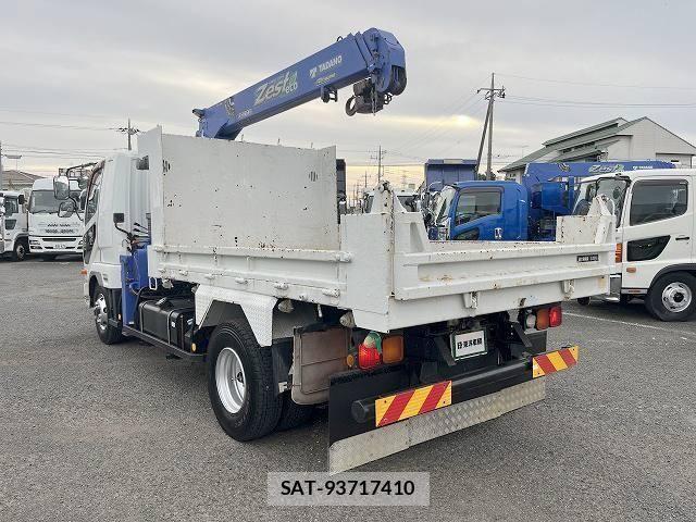 Mitsubishi FIGHTER 2012-10 8457464-5