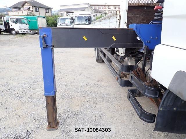 Mitsubishi FIGHTER 2019-03 8485388-9