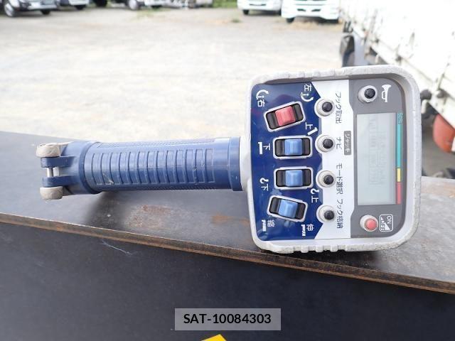 Mitsubishi FIGHTER 2019-03 8485388-10