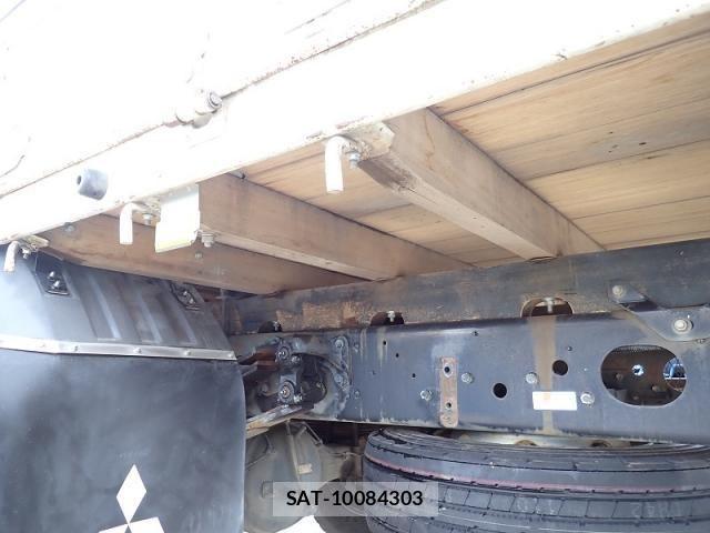 Mitsubishi FIGHTER 2019-03 8485388-17