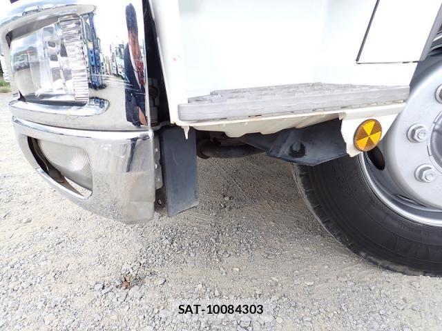 Mitsubishi FIGHTER 2019-03 8485388-24