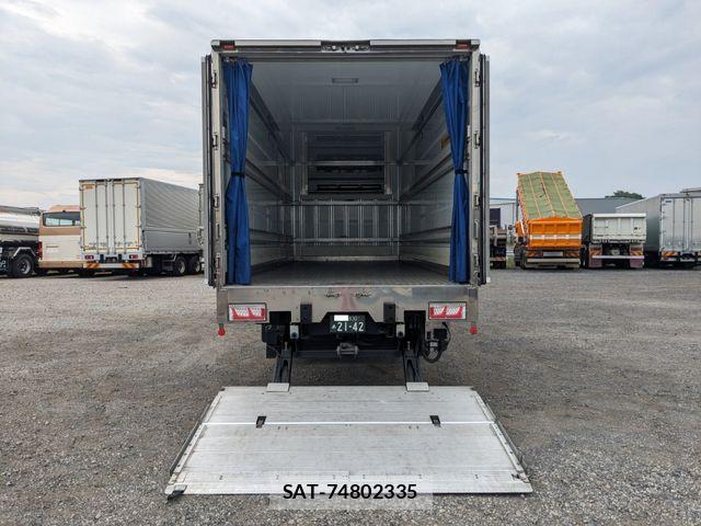 Mitsubishi FIGHTER 2021-10 8485389-4