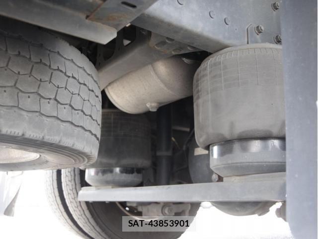 Mitsubishi FIGHTER 2014-11 8485397-9