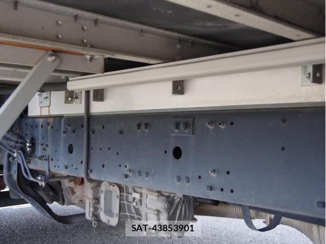 Mitsubishi FIGHTER 2014-11 8485397-7