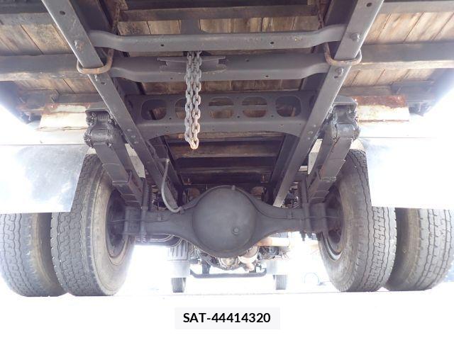 Mitsubishi FIGHTER 1990-09 8485398-13