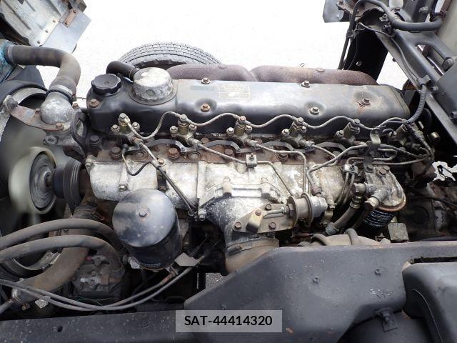 Mitsubishi FIGHTER 1990-09 8485398-18