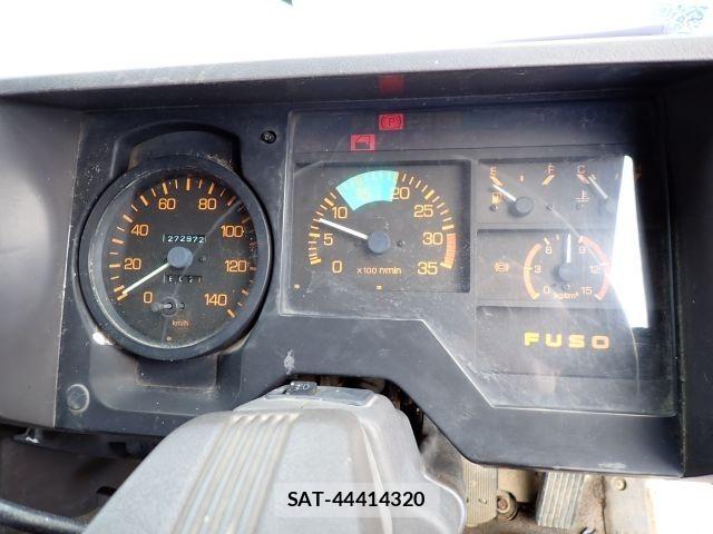 Mitsubishi FIGHTER 1990-09 8485398-4