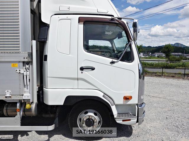 Mitsubishi FIGHTER 2017-04 8485395-10