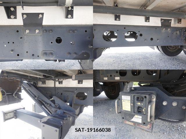 Mitsubishi FIGHTER 2017-04 8485395-21