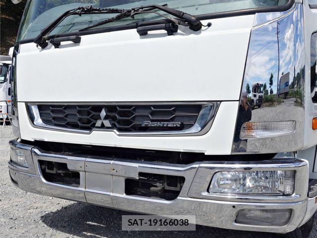 Mitsubishi FIGHTER 2017-04 8485395-2