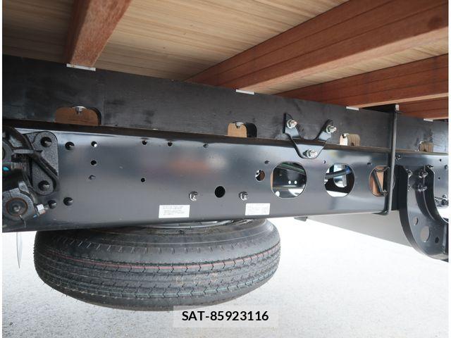 Mitsubishi FIGHTER 2025-10 8485392-11