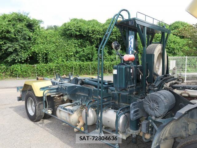Mitsubishi FIGHTER 2020-02 8524852-13