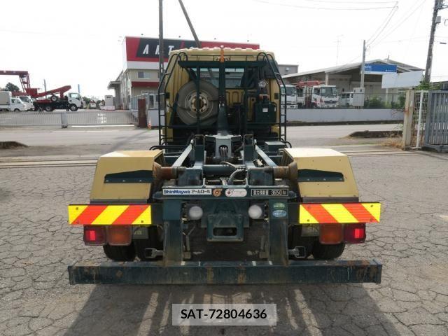 Mitsubishi FIGHTER 2020-02 8524852-4