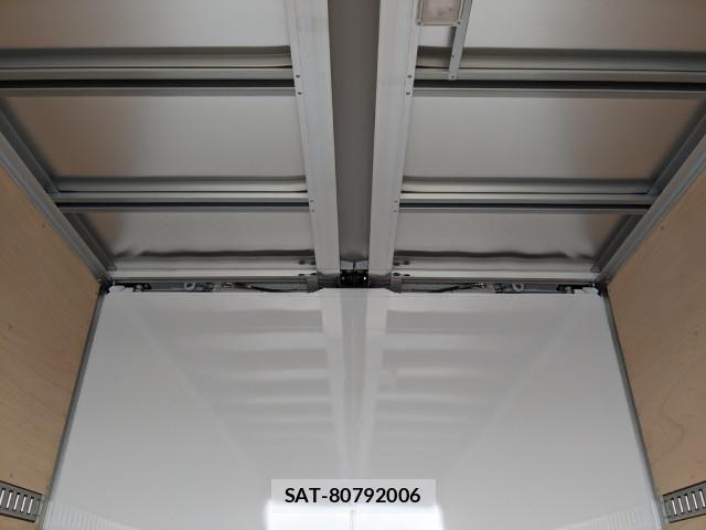 Mitsubishi FIGHTER 2026-02 8524845-16