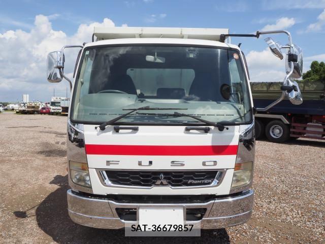 Mitsubishi FIGHTER 2016-02 8528530-7