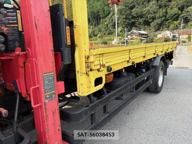 Mitsubishi FIGHTER 2014-01 8524855-26